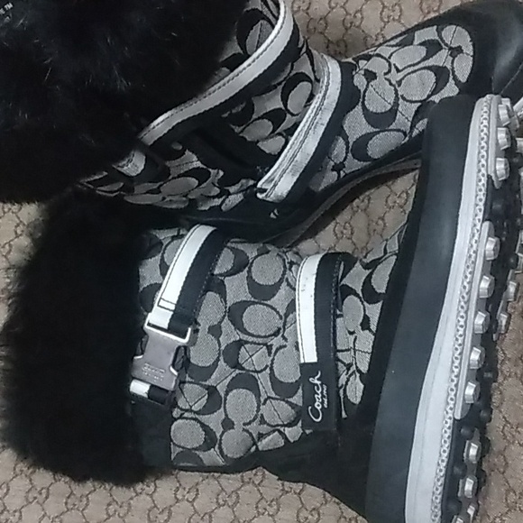 Boot - Picture 2 of 10